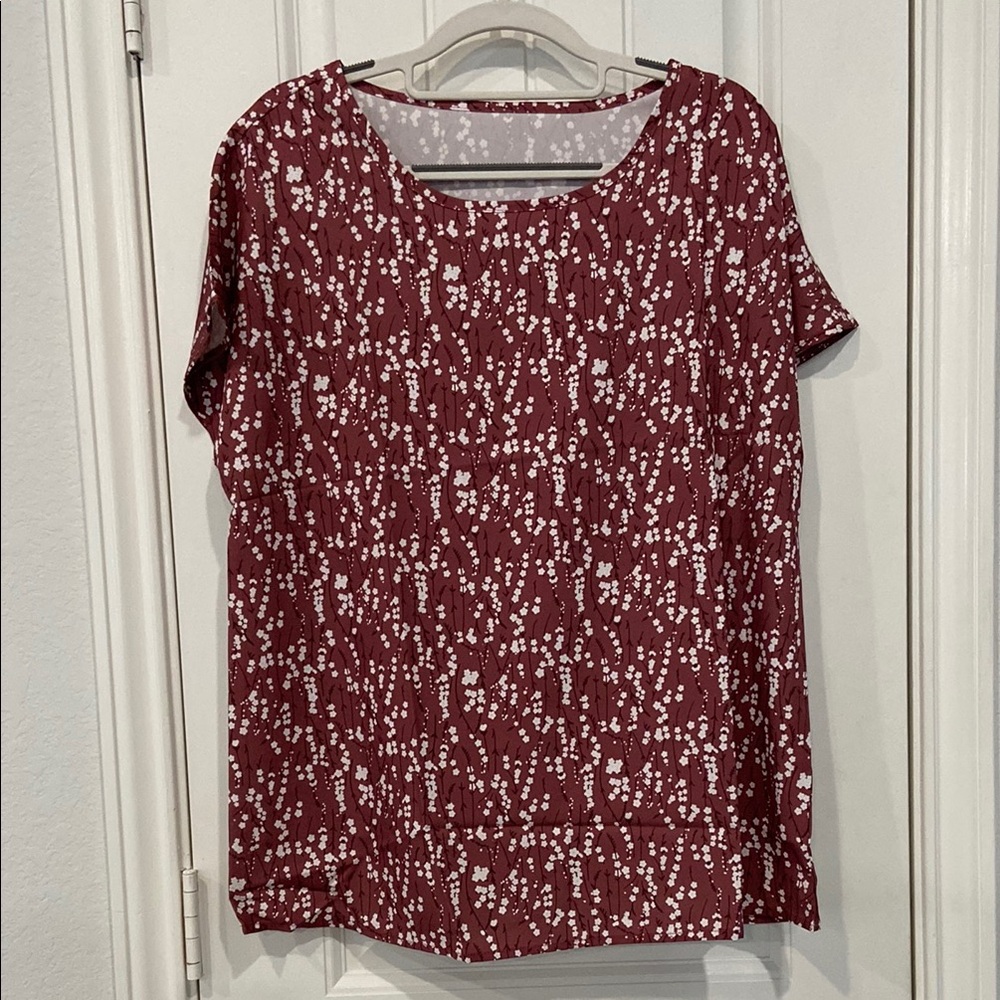 NWOT Floral Print Women's Top